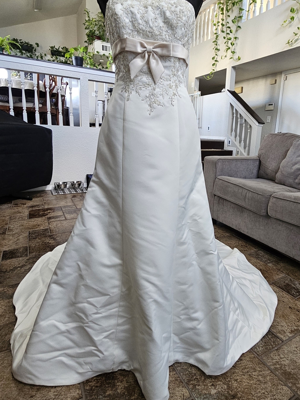DAVID'S BRIDAL COLLECTION lace wedding dress with beaded metallic lace, size 6 - Picture 17 of 17